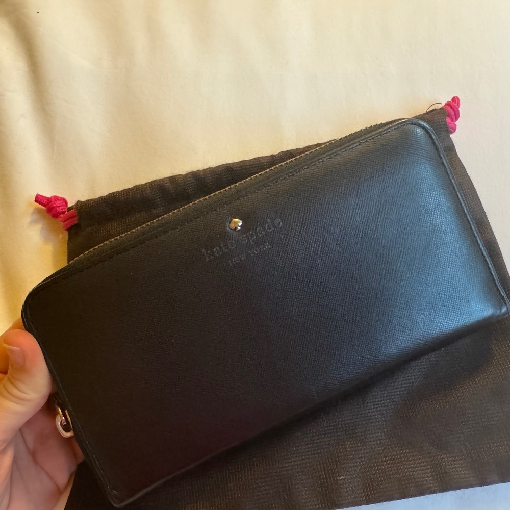 Kate spade zipper wallet with dust bag